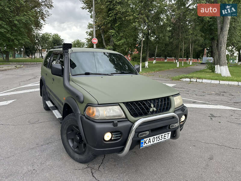 Mitsubishi Pajero 2002