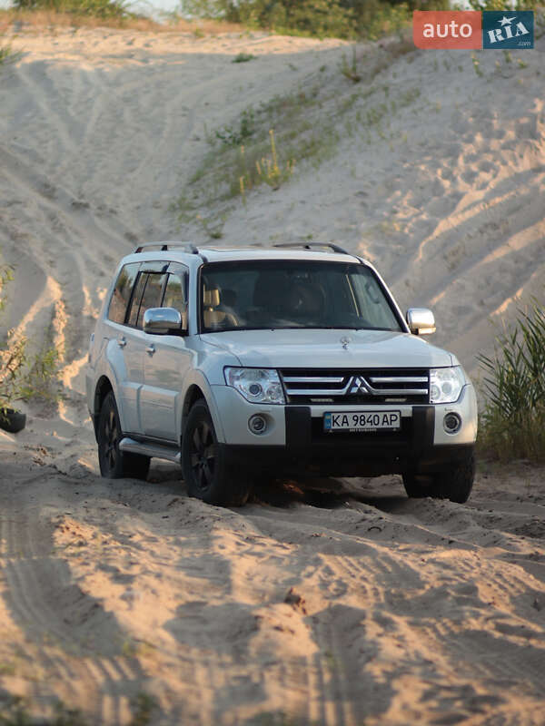 Mitsubishi Pajero 2008
