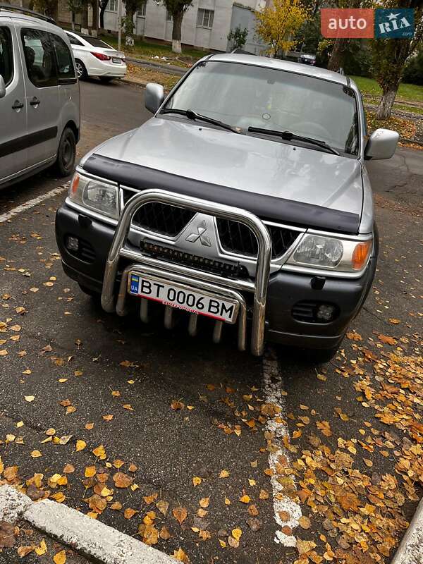 Mitsubishi Pajero 2005