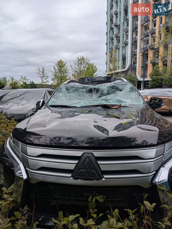 Mitsubishi Pajero 2020