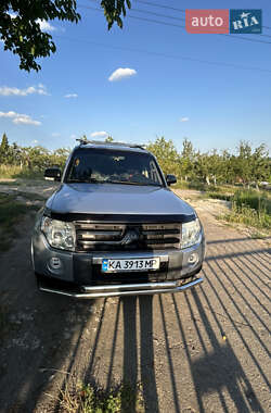 Внедорожник / Кроссовер Mitsubishi Pajero 2007 в 