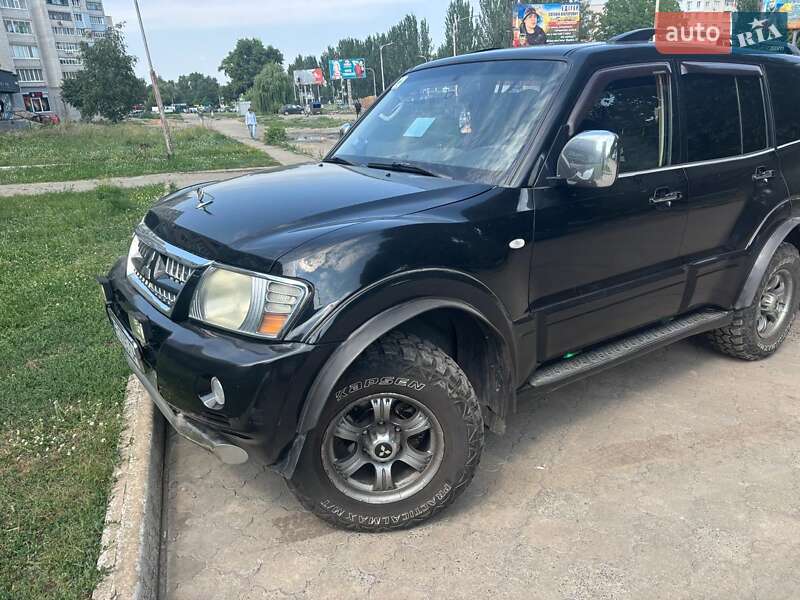 Внедорожник / Кроссовер Mitsubishi Pajero 2004 в Золотоноше