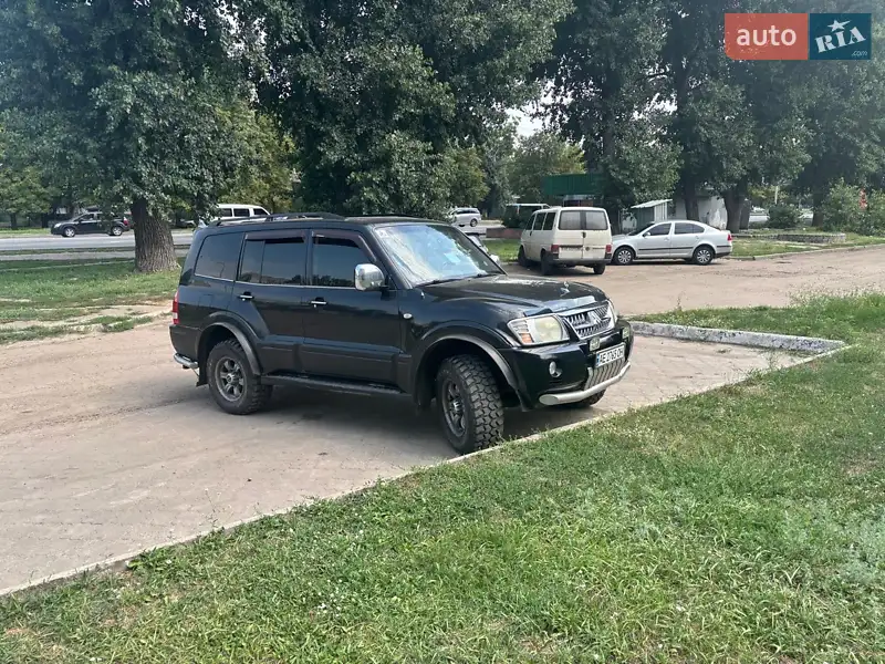 Mitsubishi Pajero 2004