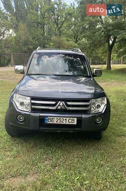 Внедорожник / Кроссовер Mitsubishi Pajero 2008 в Николаеве