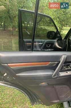Внедорожник / Кроссовер Mitsubishi Pajero 2008 в 