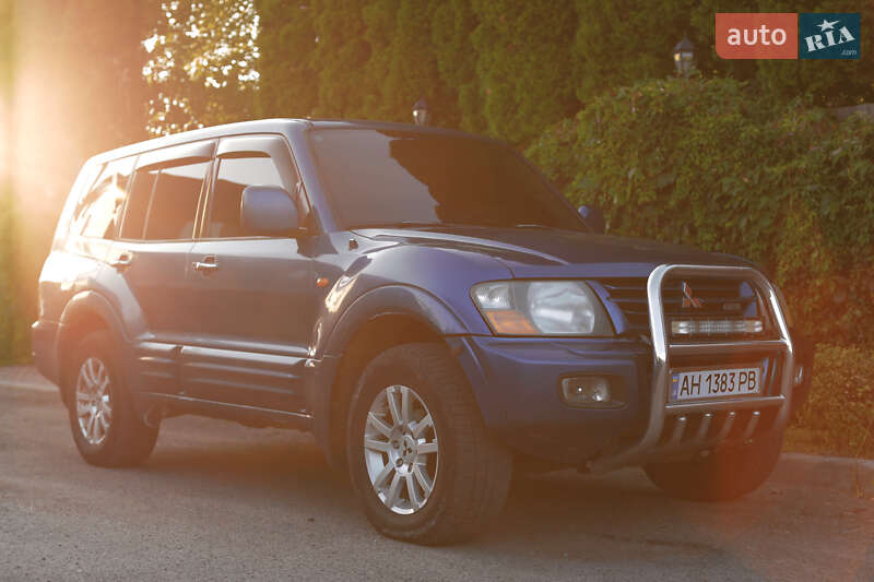 Mitsubishi Pajero 2000