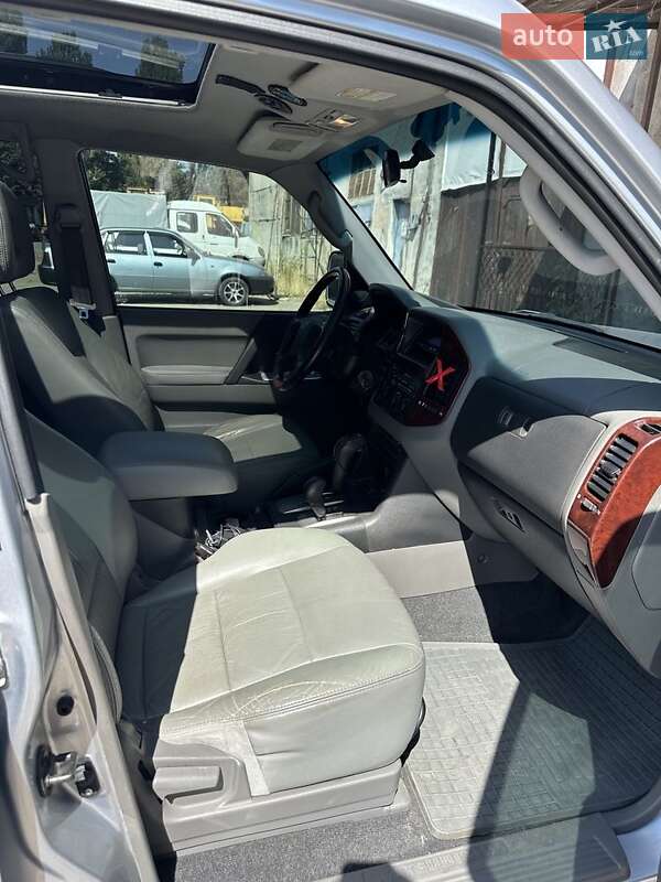 Внедорожник / Кроссовер Mitsubishi Pajero 2007 в Одессе
