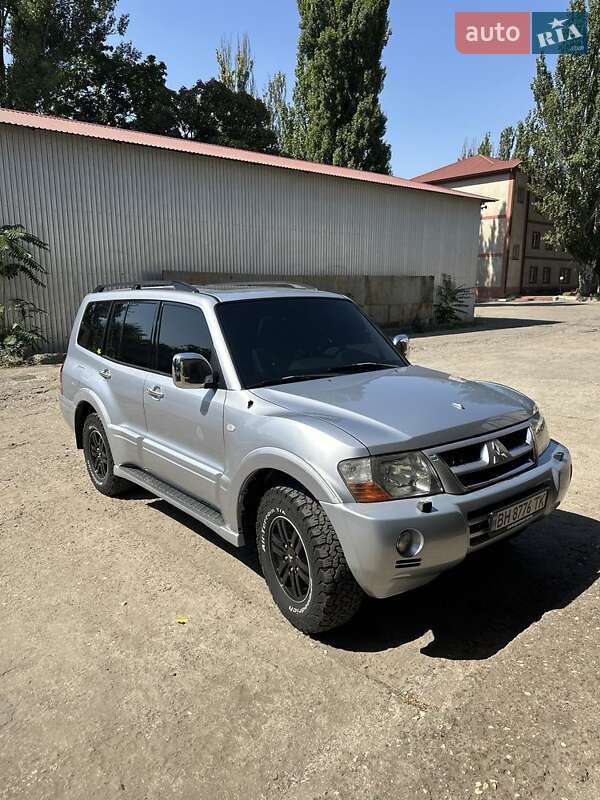 Внедорожник / Кроссовер Mitsubishi Pajero 2007 в Одессе