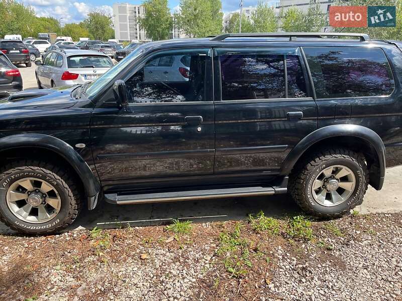 Внедорожник / Кроссовер Mitsubishi Pajero 2007 в Киеве