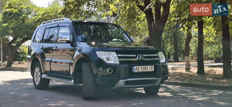 Внедорожник / Кроссовер Mitsubishi Pajero 2009 в Кривом Роге