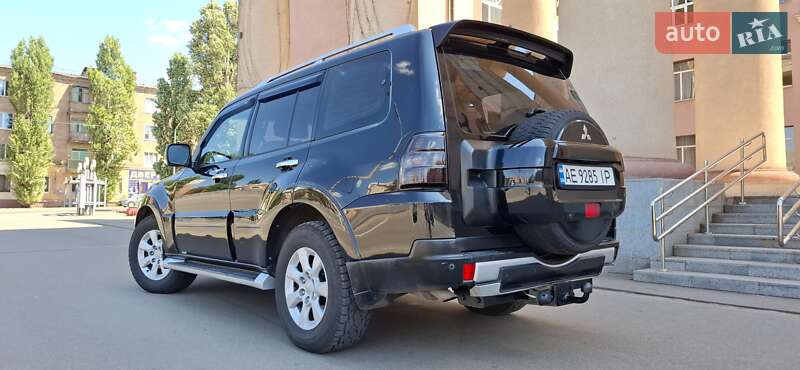 Внедорожник / Кроссовер Mitsubishi Pajero 2009 в Кривом Роге