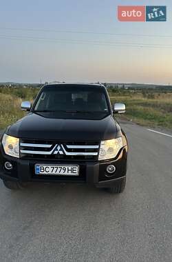 Внедорожник / Кроссовер Mitsubishi Pajero 2007 в 