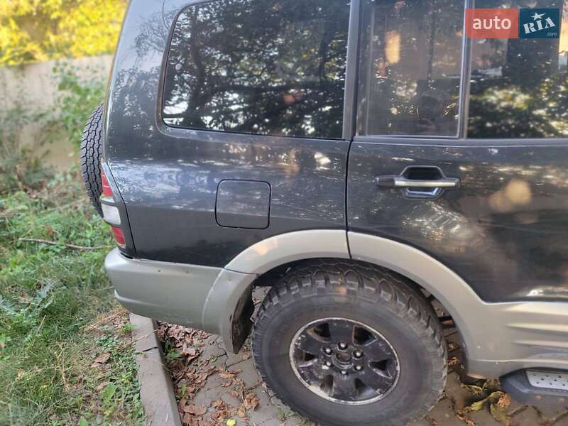 Внедорожник / Кроссовер Mitsubishi Pajero 2001 в Черновцах