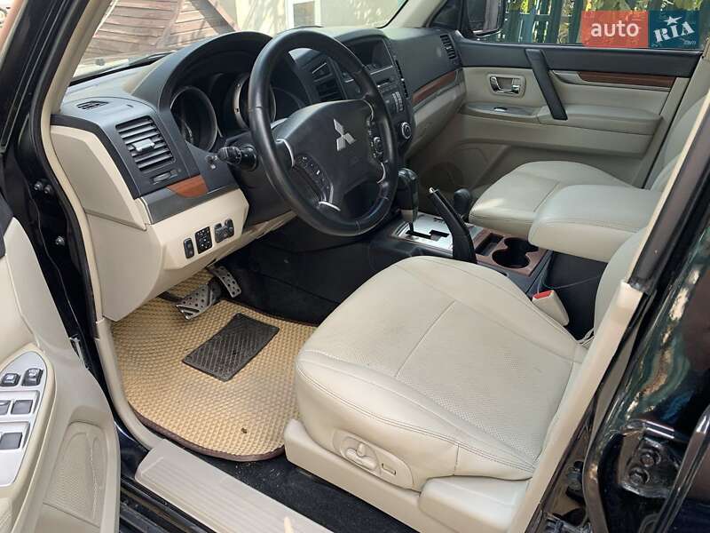 Внедорожник / Кроссовер Mitsubishi Pajero 2007 в Одессе