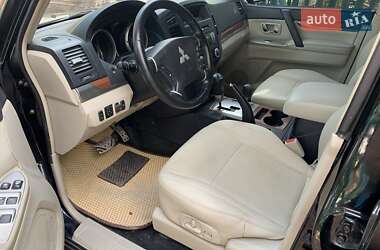 Внедорожник / Кроссовер Mitsubishi Pajero 2007 в 