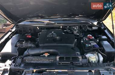 Внедорожник / Кроссовер Mitsubishi Pajero 2008 в 