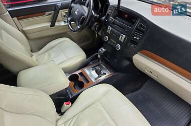 Внедорожник / Кроссовер Mitsubishi Pajero 2007 в 