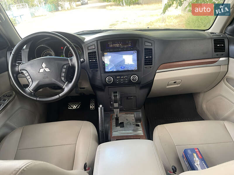 Внедорожник / Кроссовер Mitsubishi Pajero 2008 в Николаеве