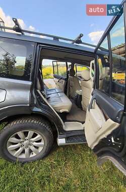 Внедорожник / Кроссовер Mitsubishi Pajero 2011 в 