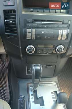 Позашляховик / Кросовер Mitsubishi Pajero 2011 в Обухові