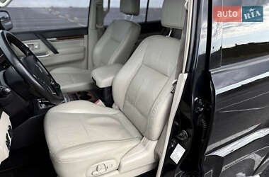Внедорожник / Кроссовер Mitsubishi Pajero 2008 в 