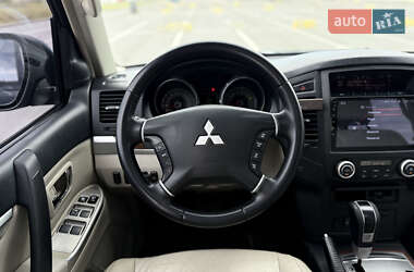 Внедорожник / Кроссовер Mitsubishi Pajero 2008 в 