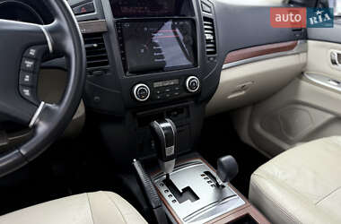 Внедорожник / Кроссовер Mitsubishi Pajero 2008 в 