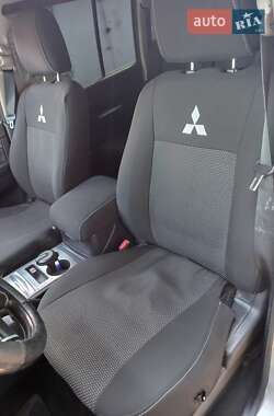 Внедорожник / Кроссовер Mitsubishi Pajero 2010 в 
