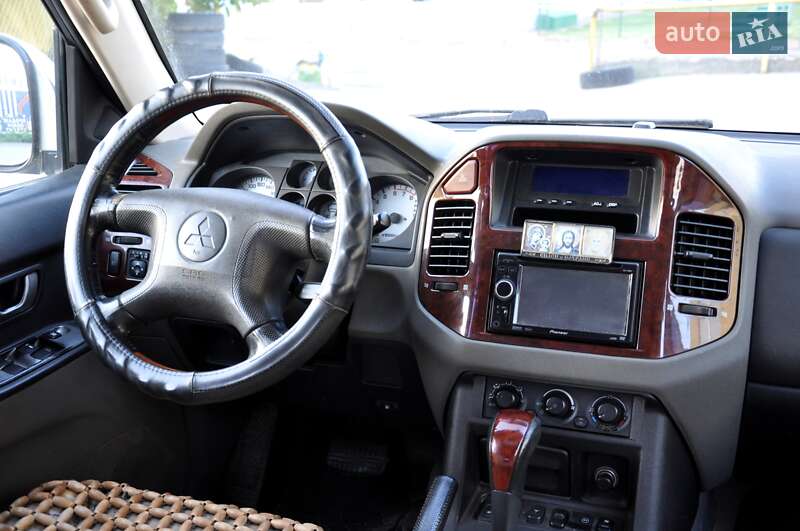 Внедорожник / Кроссовер Mitsubishi Pajero 2006 в Львове