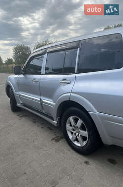 Внедорожник / Кроссовер Mitsubishi Pajero 2006 в 