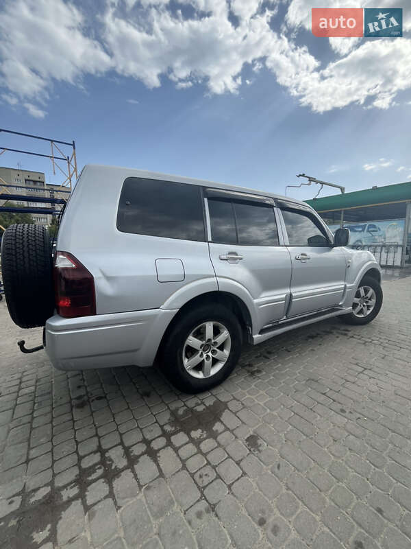 Внедорожник / Кроссовер Mitsubishi Pajero 2006 в Дрогобыче