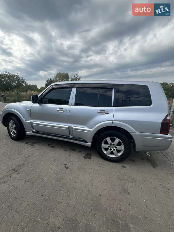 Внедорожник / Кроссовер Mitsubishi Pajero 2006 в Дрогобыче