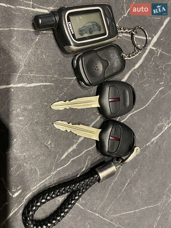 Позашляховик / Кросовер Mitsubishi Pajero 2007 в Калуші фото 77 Позашляховик / Кросовер Mitsubishi Pajero 2007 в Калуші