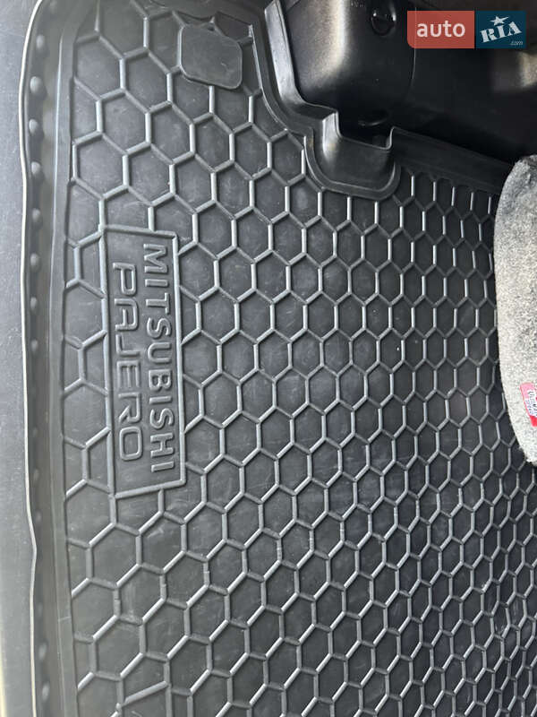 Позашляховик / Кросовер Mitsubishi Pajero 2008 в Чернігові фото 21 Позашляховик / Кросовер Mitsubishi Pajero 2008 в Чернігові