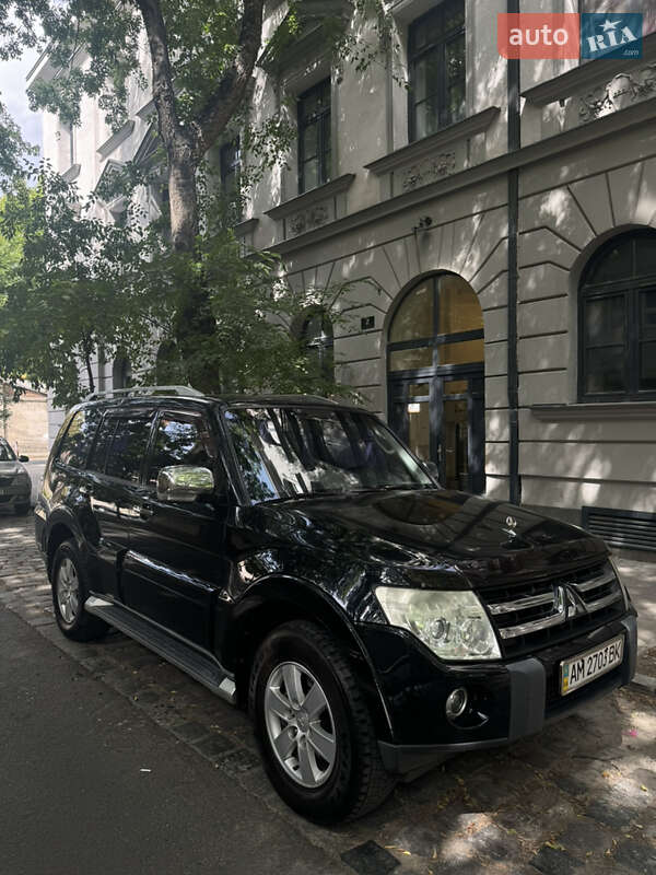 Mitsubishi Pajero 2008