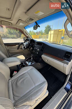 Внедорожник / Кроссовер Mitsubishi Pajero 2008 в 