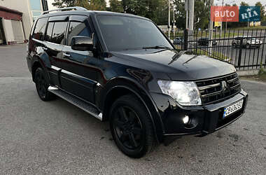 Внедорожник / Кроссовер Mitsubishi Pajero 2008 в 