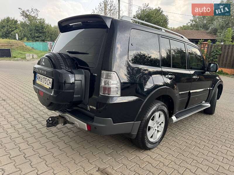 Внедорожник / Кроссовер Mitsubishi Pajero 2007 в Киеве