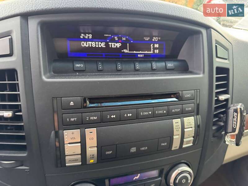 Внедорожник / Кроссовер Mitsubishi Pajero 2007 в Киеве