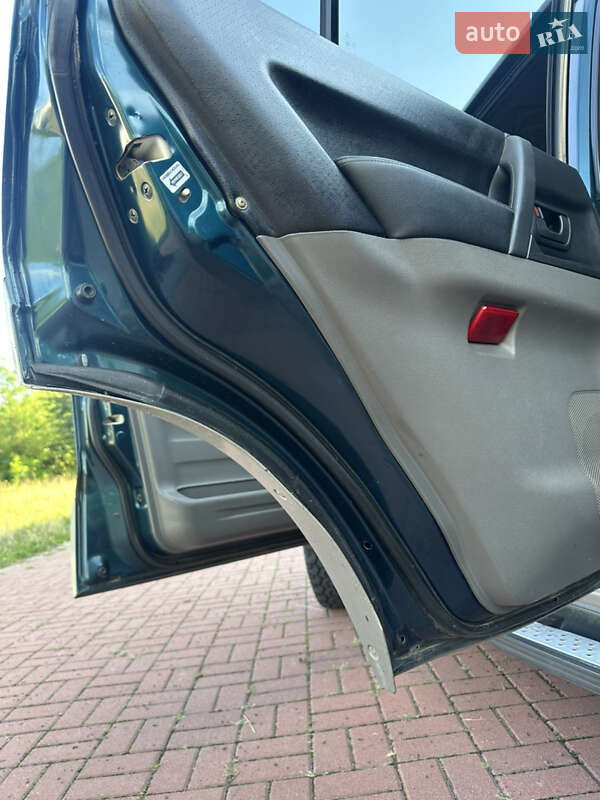 Внедорожник / Кроссовер Mitsubishi Pajero 2000 в Каневе