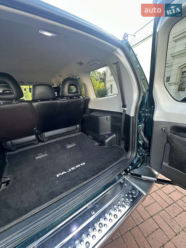 Внедорожник / Кроссовер Mitsubishi Pajero 2000 в Каневе