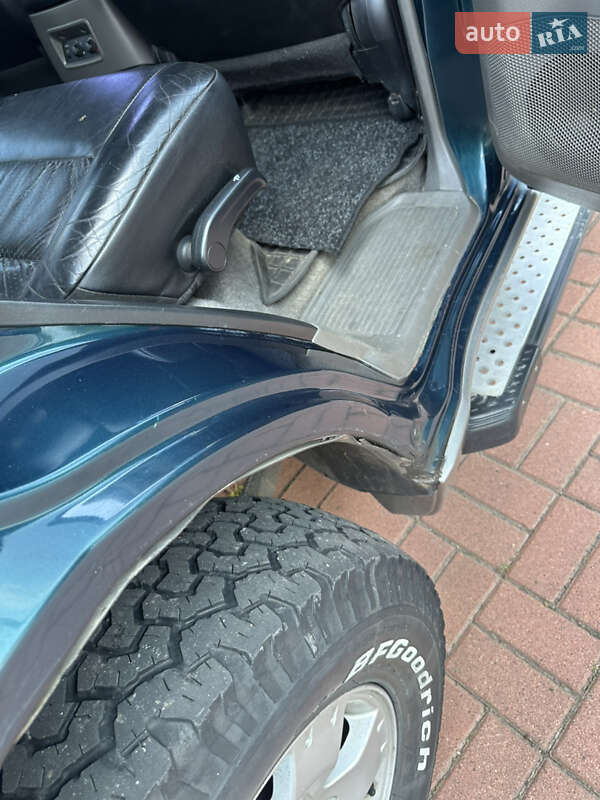 Внедорожник / Кроссовер Mitsubishi Pajero 2000 в Каневе