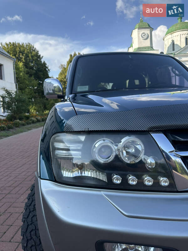 Внедорожник / Кроссовер Mitsubishi Pajero 2000 в Каневе