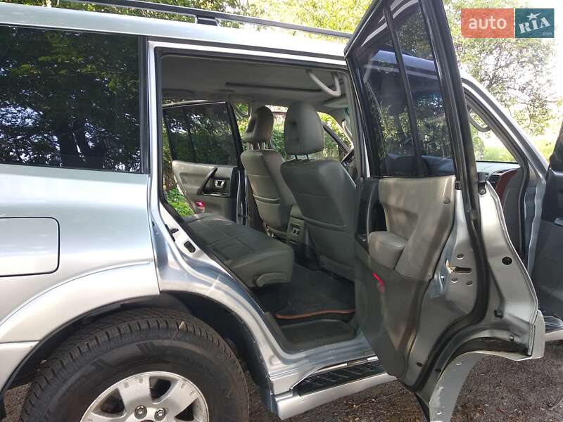 Внедорожник / Кроссовер Mitsubishi Pajero 2003 в Хмельницком