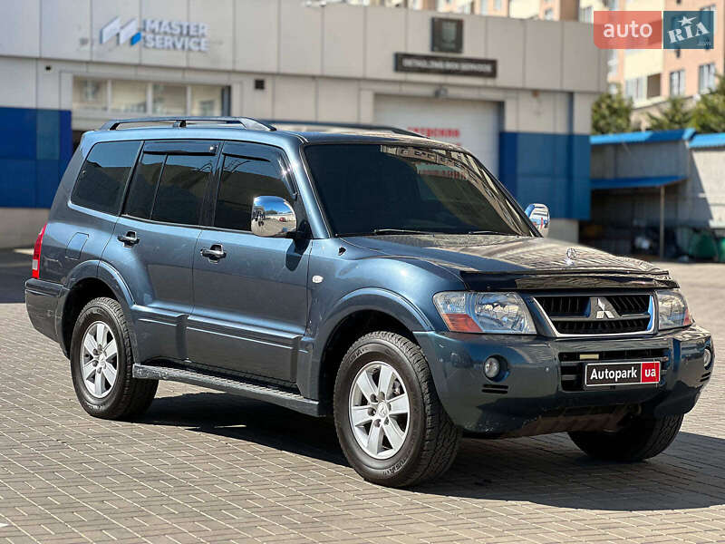 Внедорожник / Кроссовер Mitsubishi Pajero 2006 в Одессе