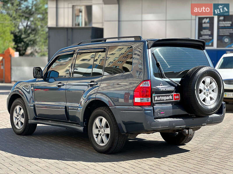 Внедорожник / Кроссовер Mitsubishi Pajero 2006 в Одессе