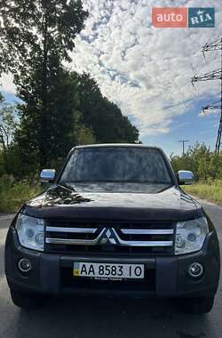 Внедорожник / Кроссовер Mitsubishi Pajero 2007 в Глухове