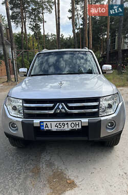 Внедорожник / Кроссовер Mitsubishi Pajero 2007 в 