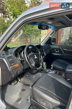 Внедорожник / Кроссовер Mitsubishi Pajero 2007 в 