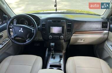 Позашляховик / Кросовер Mitsubishi Pajero 2007 в 